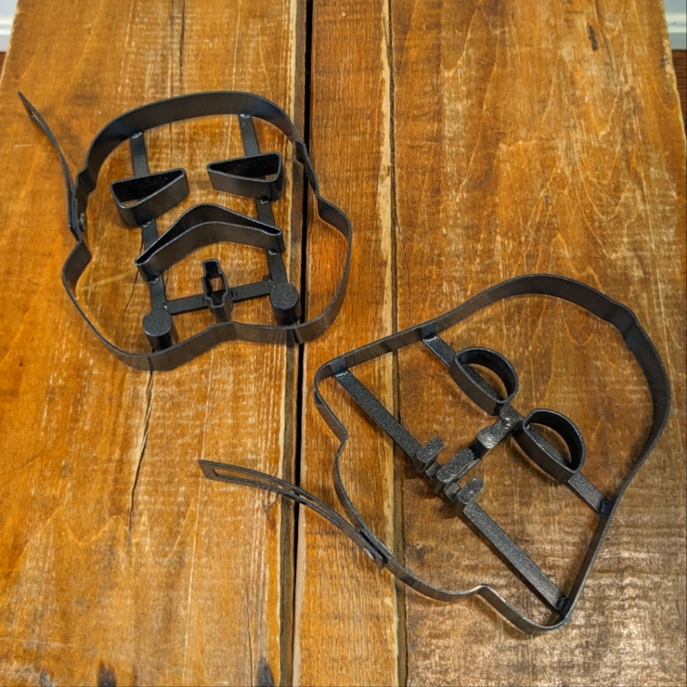 Williams Sonoma Set of 2 Star Wars Pancake Molds Darth Vader and Stormtr…